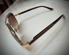 Load image into Gallery viewer, Gold frame sunglasses