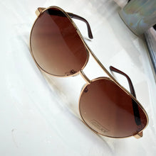 Load image into Gallery viewer, Gold frame sunglasses