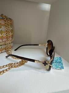 Elegant sunglasses brown