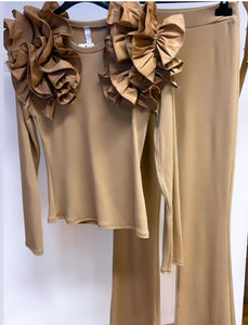 Ruffle Shoulder Set Caramel