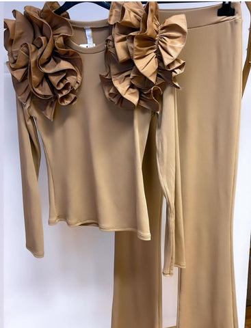 Ruffle Shoulder Set Caramel